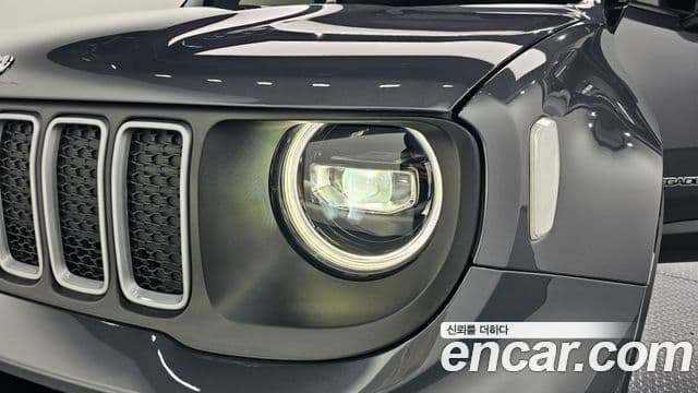 Jeep Renegade 2023 — Photo 10/31