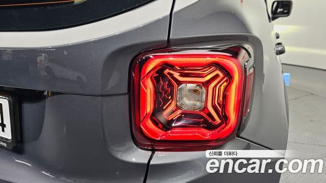 Jeep Renegade 2023 — Photo 23/31