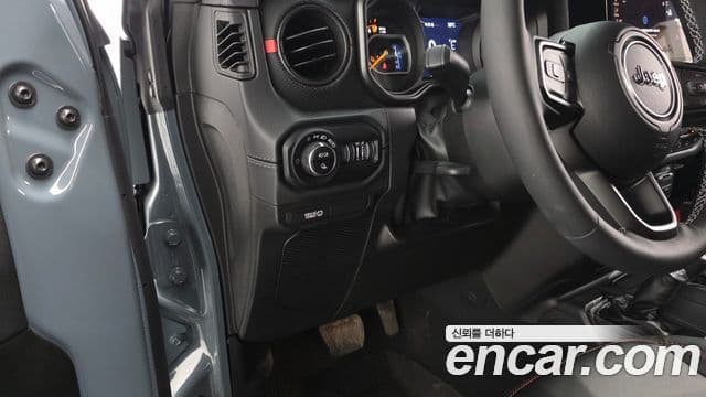 Jeep Gladiator 2025 — Şəkil 13/20