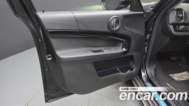 Mini Cooper Countryman 2023 — Photo 18/36