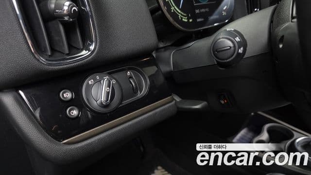 Mini Cooper Countryman 2023 — Photo 28/36