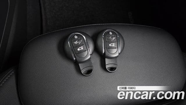 Mini Cooper Countryman 2023 — Photo 31/36