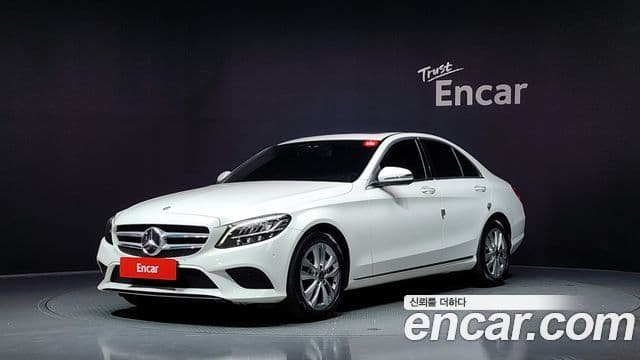 Mercedes-Benz C-Class 2018 — Şəkil 1/20