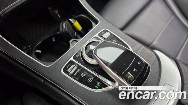 Mercedes-Benz C-Class 2018 — Şəkil 18/20