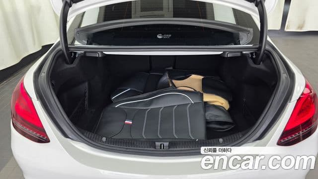 Mercedes-Benz C-Class 2018 — Şəkil 20/20