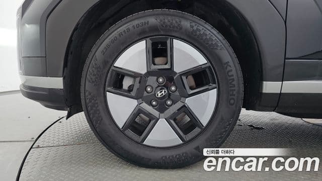 Hyundai Santa Fe 2024 — ფოტო 5/20