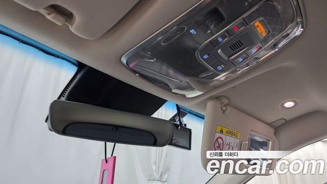 Genesis GV70 2021 — ფოტო 17/20