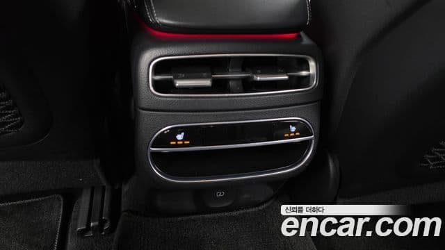 Genesis GV70 2021 — ფოტო 19/20