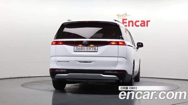 Kia Carnival 2021 — Фото 4/20