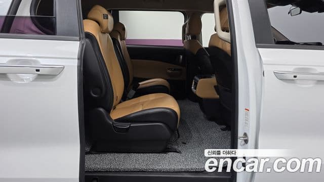 Kia Carnival 2021 — Фото 11/20