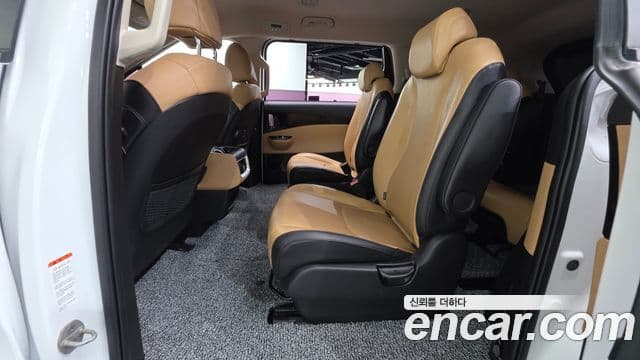 Kia Carnival 2021 — Фото 12/20