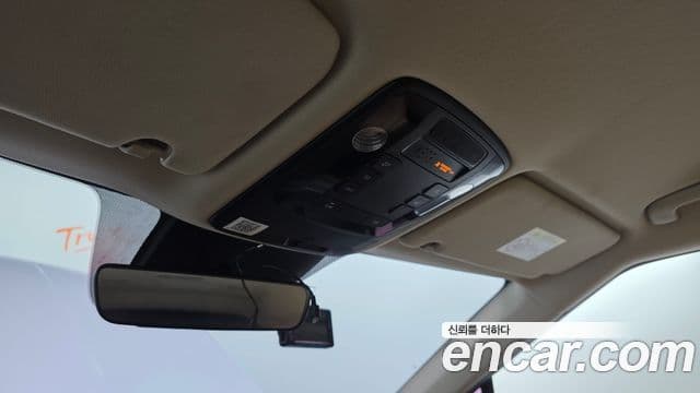 Kia Carnival 2021 — Фото 17/20
