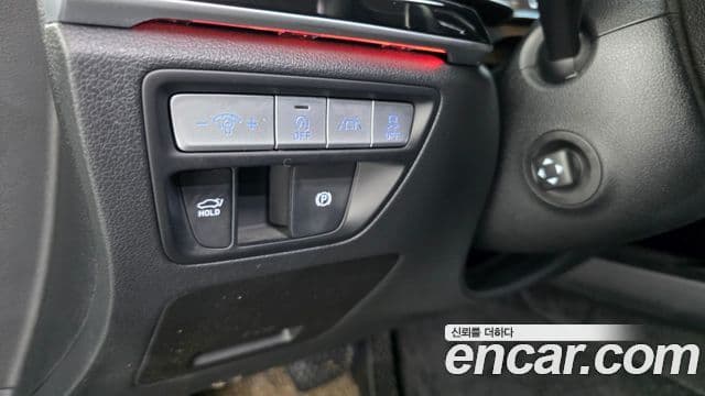 Genesis Electrified G80 2020 — фото 17 из 20