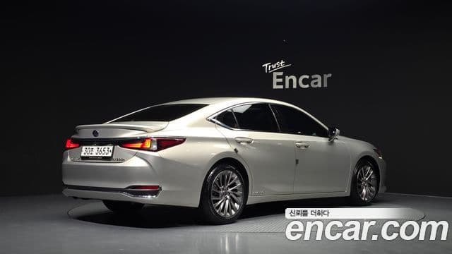 Lexus ES300h 2018 — Şəkil 2/20