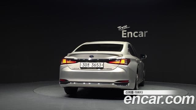Lexus ES300h 2018 — Şəkil 4/20