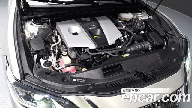 Lexus ES300h 2018 — Şəkil 6/20