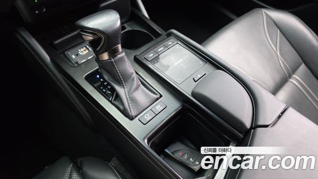 Lexus ES300h 2018 — Şəkil 9/20