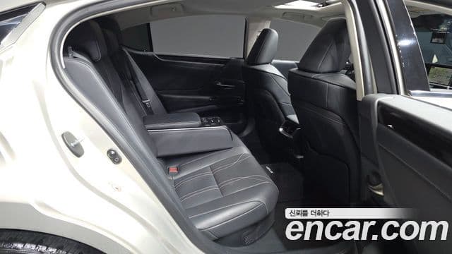 Lexus ES300h 2018 — Şəkil 12/20