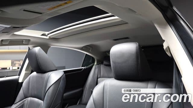 Lexus ES300h 2018 — Şəkil 18/20