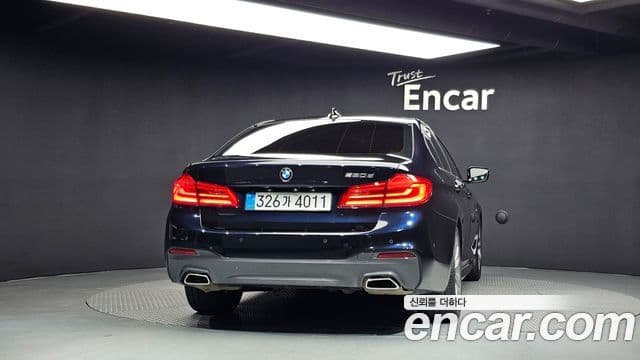 BMW 5 Series 2019 — ფოტო 4/20