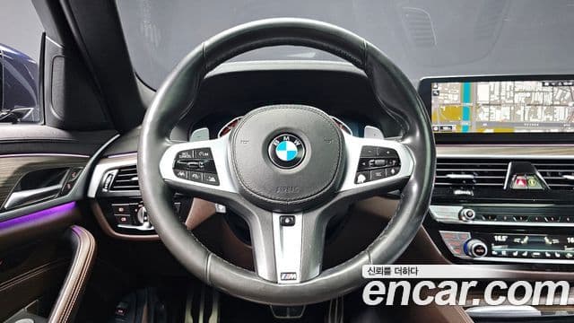 BMW 5 Series 2019 — ფოტო 13/20