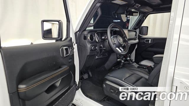Jeep Wrangler 2024 — Şəkil 10/20