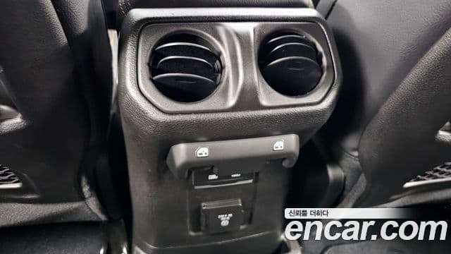 Jeep Wrangler 2024 — Şəkil 19/20