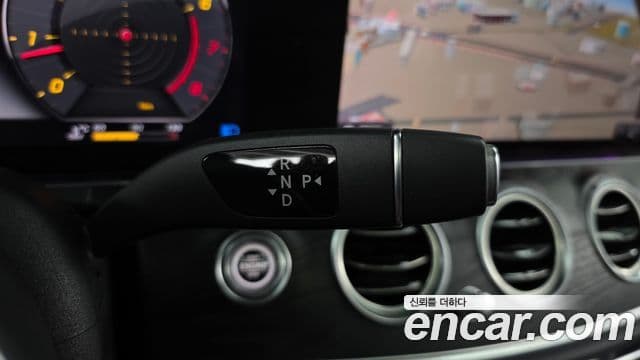 Mercedes-Benz E-Class 2020 — фото 9 из 20