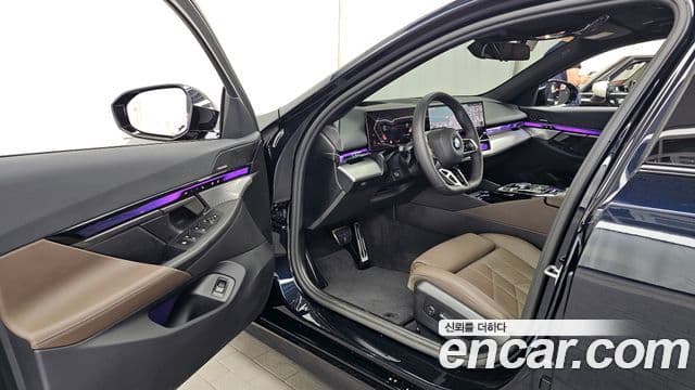BMW 5 Series 2025 — ფოტო 10/20