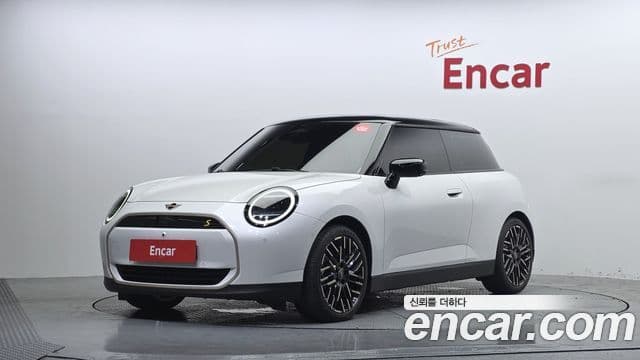 Mini Cooper Electric 2024 — ფოტო 12/38