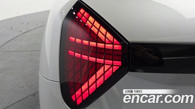Mini Cooper Electric 2024 — ფოტო 36/38