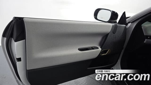 Mini Cooper Electric 2024 — ფოტო 37/38