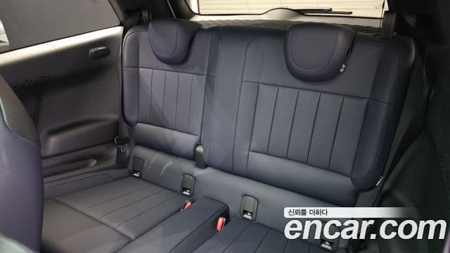 Mini Cooper Electric 2024 — ფოტო 13/38