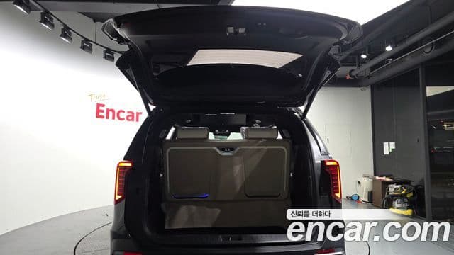 Kia Carnival 2025 — Şəkil 35/42