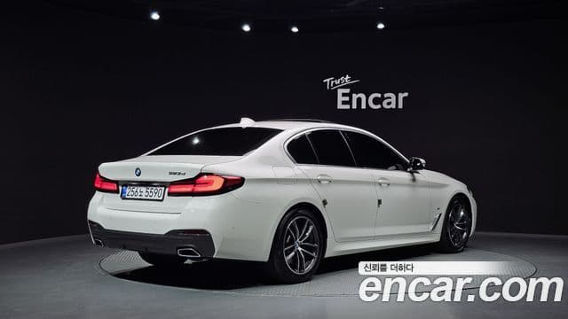 BMW 5 Series 2022 — ფოტო 2/20