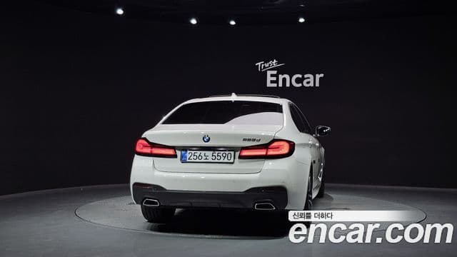 BMW 5 Series 2022 — ფოტო 4/20