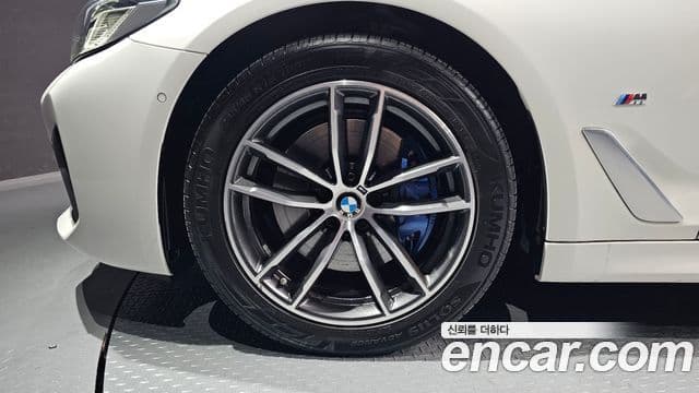 BMW 5 Series 2022 — ფოტო 5/20