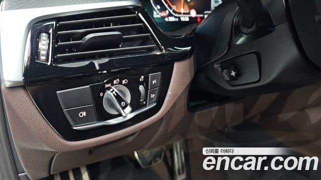 BMW 5 Series 2022 — ფოტო 16/20