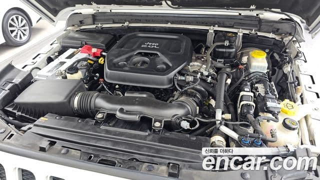 Jeep Wrangler 2022 — Şəkil 6/20