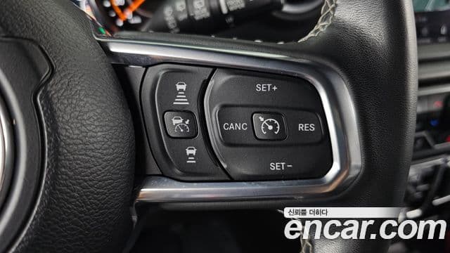 Jeep Wrangler 2022 — Şəkil 17/20