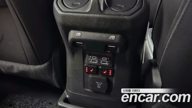 Jeep Wrangler 2022 — Şəkil 19/20