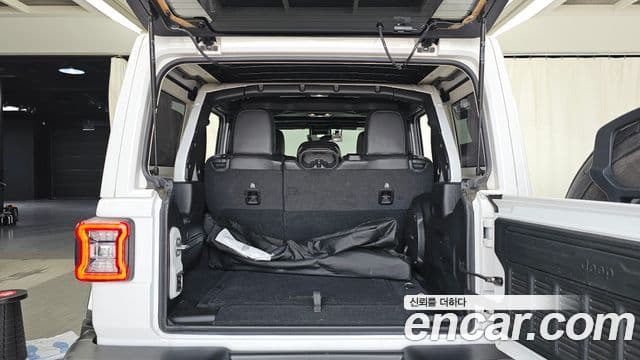 Jeep Wrangler 2022 — Şəkil 20/20