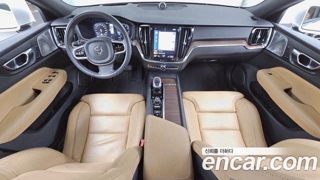 Volvo S60 2021 — ფოტო 7/20