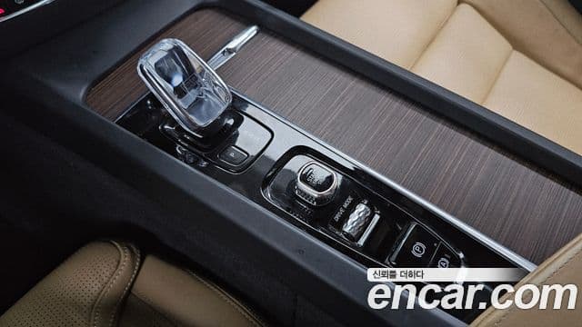 Volvo S60 2021 — ფოტო 9/20