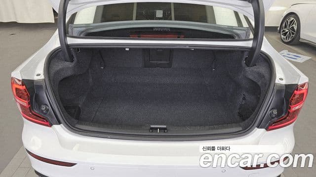 Volvo S60 2021 — ფოტო 20/20