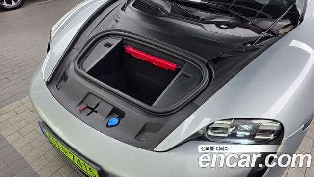 Porsche Taycan 2023 — Şəkil 14/33