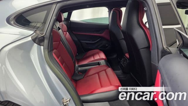 Porsche Taycan 2023 — Şəkil 20/33