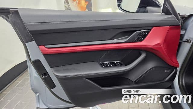 Porsche Taycan 2023 — Şəkil 23/33