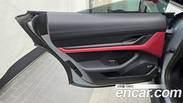 Porsche Taycan 2023 — Şəkil 32/33