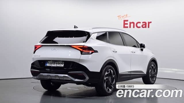 Kia Sportage 2022 — ფოტო 1/20